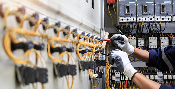 Professional Electrician technician working in Orland Park, IL